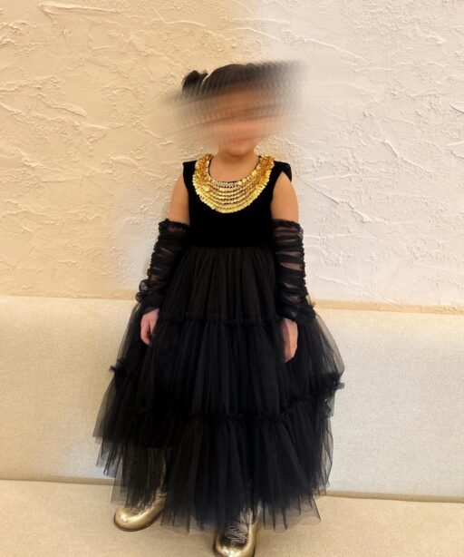 R’25-4 - Lady