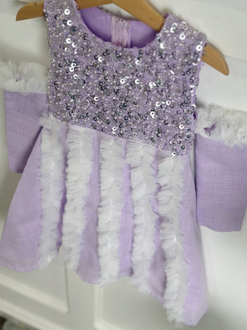 R’25-21 - Lady - Image 2